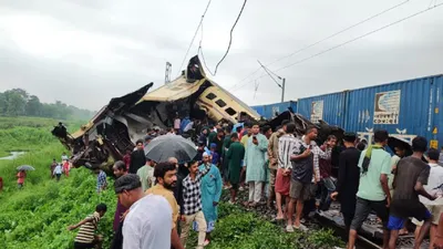 kanchanjunga express accident   4 रात से सोया नहीं था पायलट   स्टेशन मास्टर ने मालगाड़ी को आगे क्यों जाने दिया 