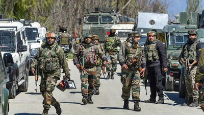 जम्मू कश्मीर में सेना को मिली बड़ी कामयाबी  सर्च ऑपरेशन में 3 आतंकियों का हुआ एनकाउंटर