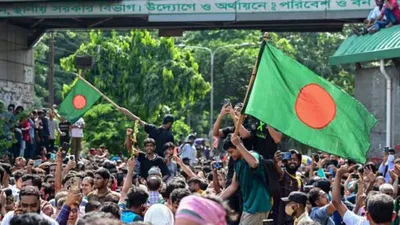 bangladesh violence  हिन्दुओं पर हमला  ढाई महीने से प्रदर्शन  शेख हसीना के इस एक कदम से बदला बांग्लादेश का  निजाम 