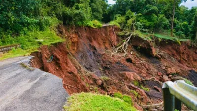 लैंड स्लाइड से 100 लोगों की मौत  लाशें मलबे में दबी मिली  पापुआ न्यू गिनी के एक गांव में हुआ हादसा