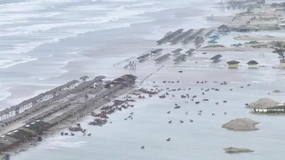 एक और चक्रवाती तूफान की दस्तक  hurricane john समुद्र तट से टकराया  चल रहीं 195km स्पीड वाली हवाएं