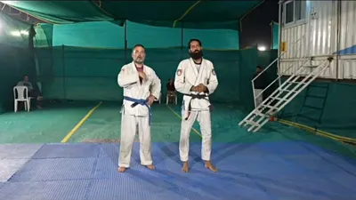 rahul gandhi ने मार्शल आर्ट jiu jitsu के दांव पेंच में विरोधी को किया चित  वीडियो वायरल