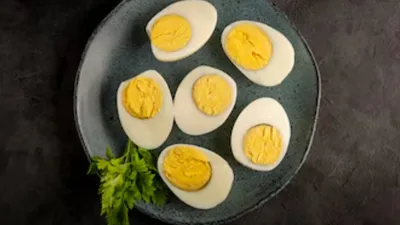 egg benefits  सर्दियों में 21 दिन तक लगातार खाएं दो उबले अंडे  बॉडी रहेगी हेल्दी और फिट