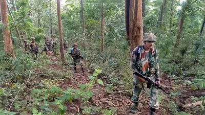 chhattisgarh encounter  सुरक्षाबलों ने मुठभेड़ में 30 नक्सली किए ढेर  14 के शव बरामद