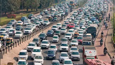 delhi traffic advisory  दिल्ली में ट्रैफिक जाम मिलेगा आज  कई सड़कें बंद और रूट डायवर्ट  पढ़ें एडवाइजरी