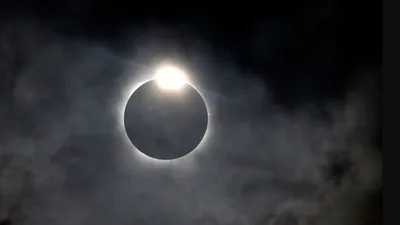 solar eclipse 2024  कहां कहां दिखे अद्भुत नजारे  देखें ring of fire की वीडियो