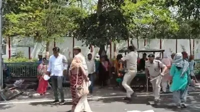  मारो  इन सबको मारो   परमानेंट नौकरी की मांग कर रहे शिक्षकों पर टूट पड़ी बिहार पुलिस  वीडियो वायरल