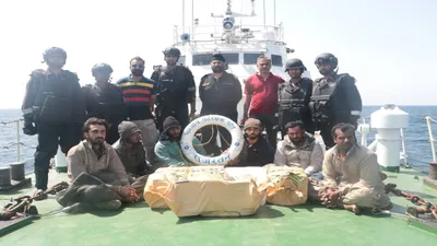 पाकिस्तान से पोरबंदर आई 450 करोड़ की ड्रग्स पकड़ी  6 पाकिस्तानी गिरफ्तार