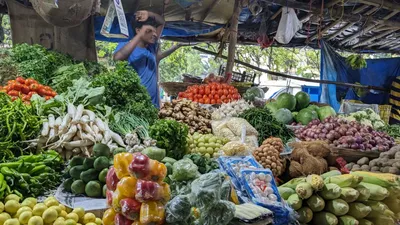 vegetable prices today  आज कितने रुपये किलो मिल रही प्याज  आलू और मौसमी सब्जियां  जानें लेटेस्ट रेट