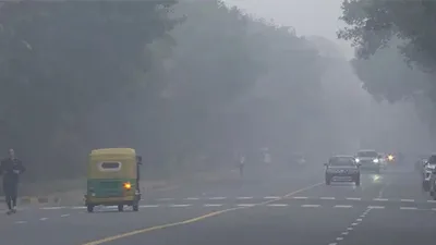 delhi aqi  दिल्ली में गर्मी से राहत    लेकिन खराब स्तर पर पहुंची राजधानी की  हवा 