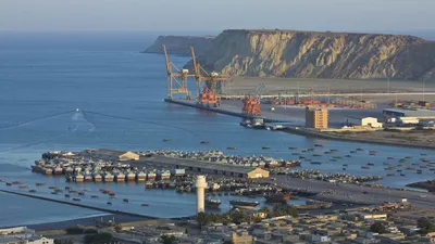 पाकिस्तान में बड़ा हमला  ग्वादर बंदरगाह पर धमाके और अंधाधुंध फायरिंग