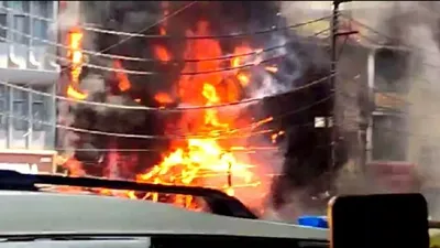 होटल में भीषण आग  6 लोग जिंदा जले  बिहार के पटना में रेलवे स्टेशन के पास अग्निकांड