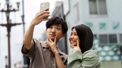 शादी करके साथ रहते  पर पति पत्नी का  रिश्ता  नहीं  friendship marriage जापान का अनोखा रिवाज