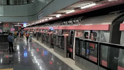 यात्रीगण ध्यान दें  dmrc ने बदला मेट्रो का समय  रविवार को सुबह 3 15 बजे से होगा संचालन