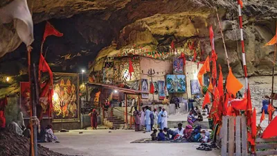 पाकिस्तान में  वैष्णो देवी  जैसा मंदिर  अमरनाथ से ज्यादा मुश्किल है रास्ता  दुनियाभर से आते हैं लोग
