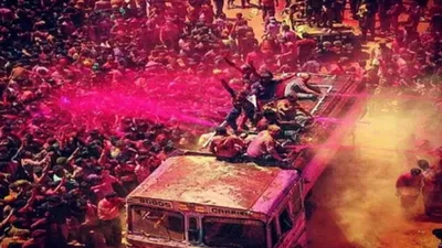 मध्य प्रदेश में धूमधाम से मनाई जा रही रंगपंचमी  भोपाल में निकल रहा भव्य चल समारोह