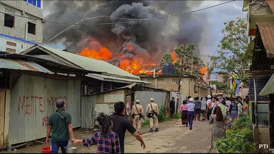 मणिपुर में फिर भड़की हिंसा की आग  पहरेदारी कर रहे 2 ग्रामीणों की हत्या  देखिए video