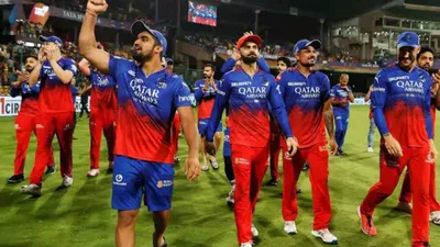 ipl 2025  मेगा ऑक्शन में ये 4 धाकड़ खिलाड़ी होंगे rcb की पहली पसंद  डिविलियर्स ने दिया बड़ा हिंट