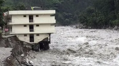 landslide  कहीं बादल फटा तो कहीं लैंडस्लाइड  पहाड़ों में जान लेने पर तुली बार‍िश  डरा देंगे ये 10 वीड‍ियो