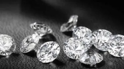 असली हीरा दिखा नकली का किया सौदा  कारोबारी से ठगों ने ऐसे की 4 55 करोड़ की ठगी