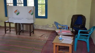 टाइगर का खौफ इतना कि वोट डालने घर से नहीं निकले लोग  इंतजार करते रहे चुनाव कर्मी