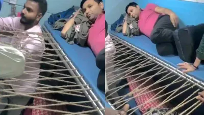 viral video   ट्रेन में नहीं मिली सीट तो शख्स ने लगाया अनोखा जुगाड़  भन्ना गया लोगों का दिमाग