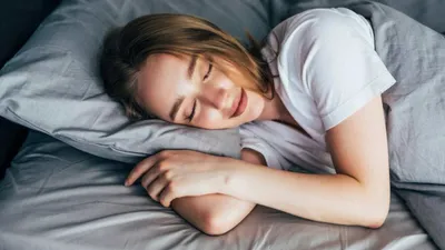 sleepmaxxing क्या है  सेहत के लिए ये ट्रेंड फायदेमंद या नहीं  जानें क्या कहते हैं एक्सपर्ट